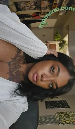 Izzy Saeko / izzysaeko nude photo #0003