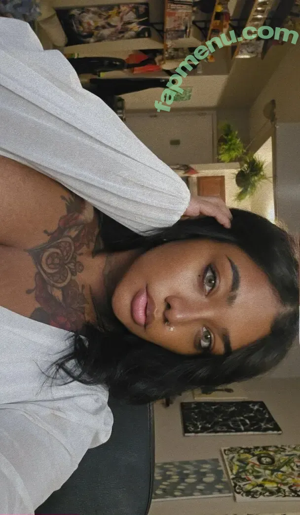 Izzy Saeko nude photo #0003 (izzysaeko)