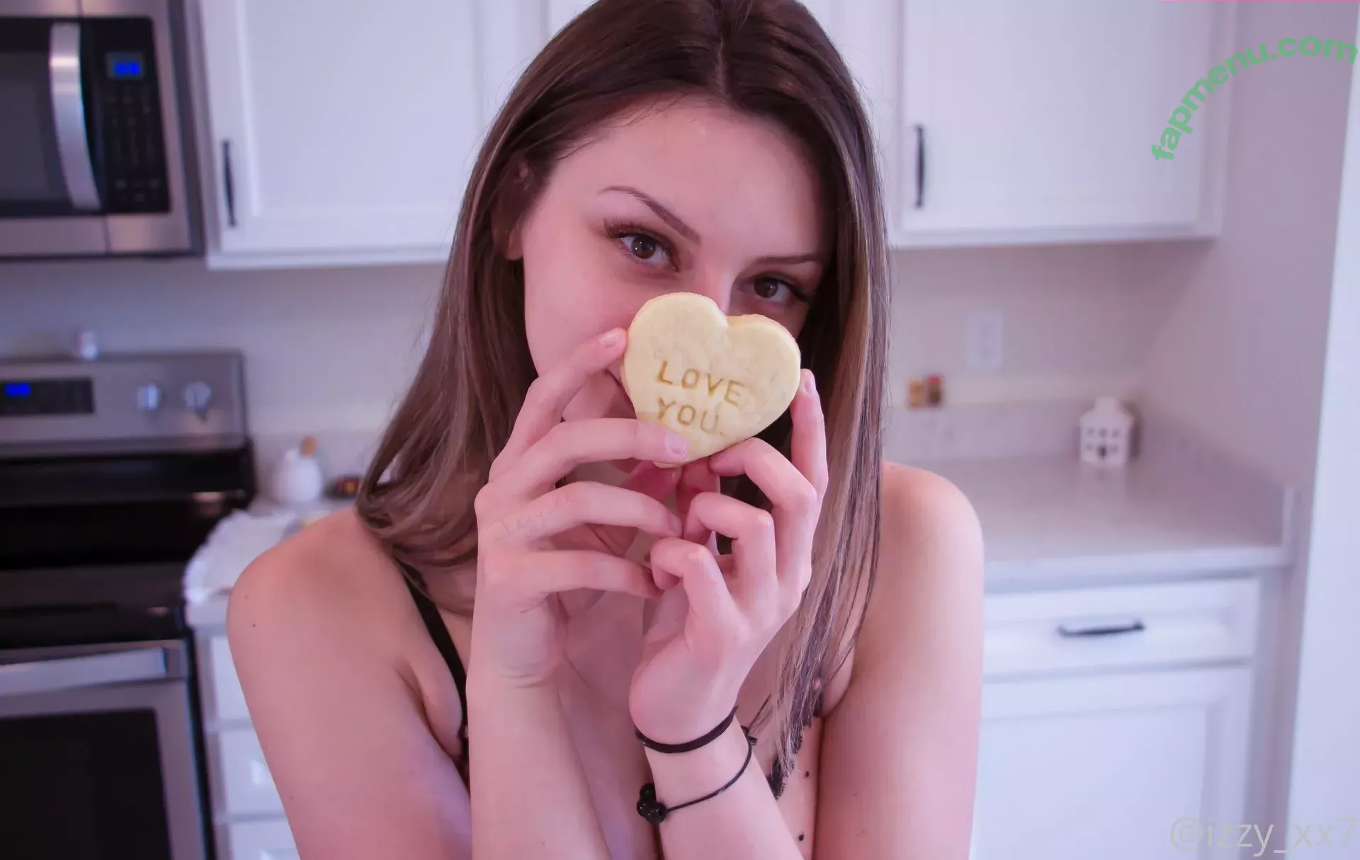 Izzy_xx nude photo #0058 (BlancNoir / izzy_xx7 / thexxgirl)