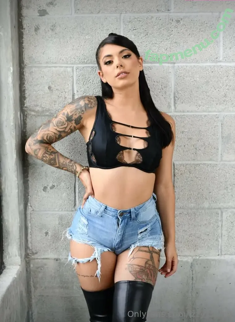 izzy2spicy nude photo #0007 (izzy2spicy)