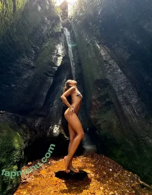 Izzybizzyspider / itsizzypaige nude photo #0422