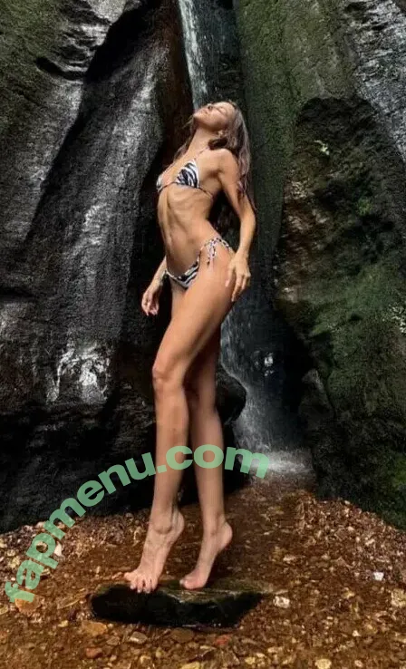 Izzybizzyspider nude photo #0415 (itsizzypaige)