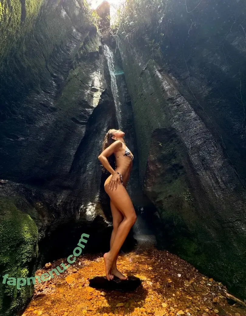 Izzybizzyspider nude photo #0422 (itsizzypaige)