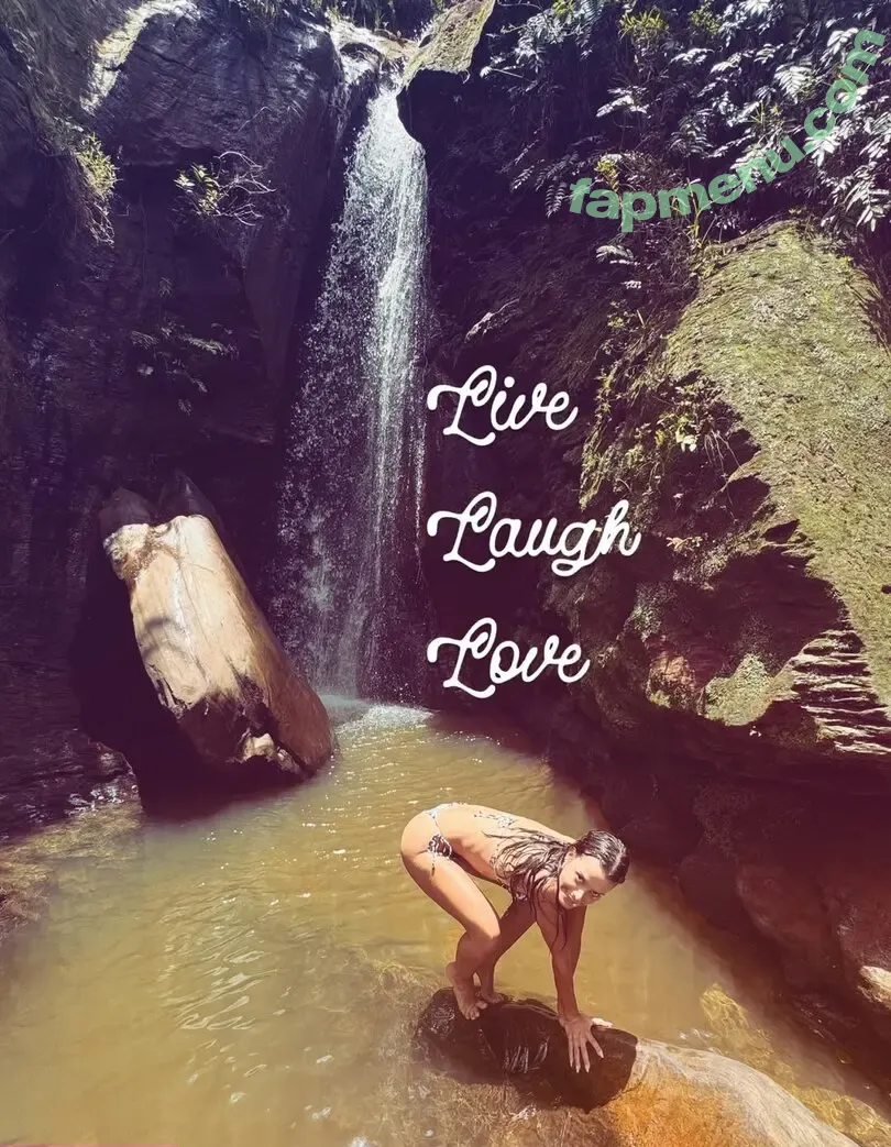 Izzybizzyspider nude photo #0423 (itsizzypaige)