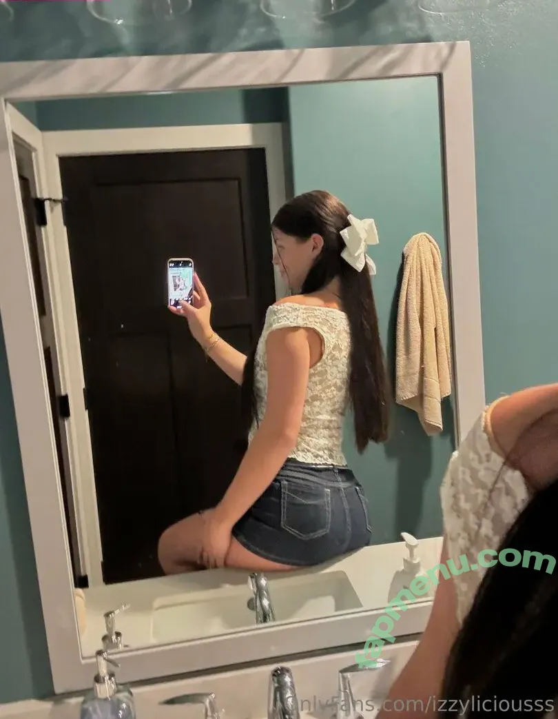 izzyliciousss nude photo #0007 (izzyliciousss_)