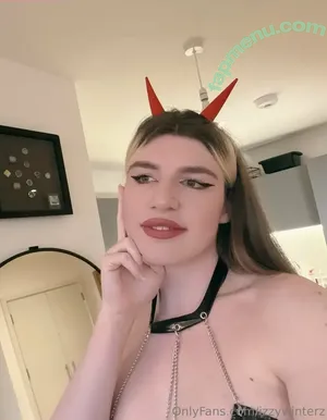 izzywinterz nude photo #0081