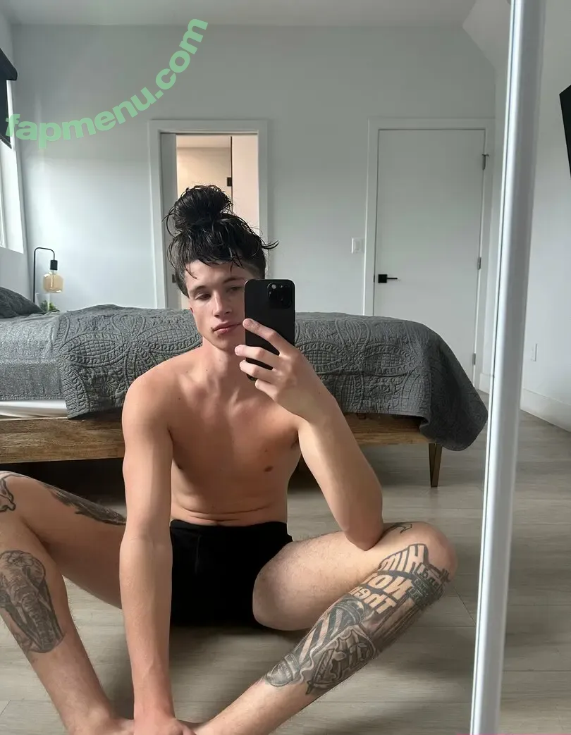 j2krazy nude photo #0031 (j2krazy.__)