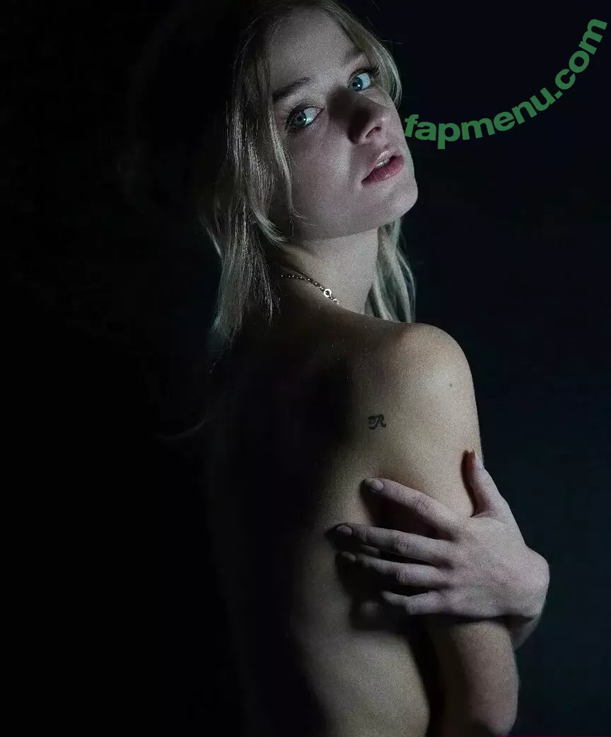 Jackie Evancho nude photo #0002 (officialjackieevancho)