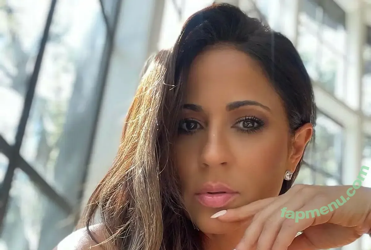 Jackie Guerrido nude photo #0029 (officialjackieg)