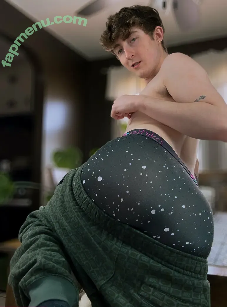 jackmicheals nude photo #0031 (jaxkmixheals)