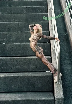  nude photo #0008