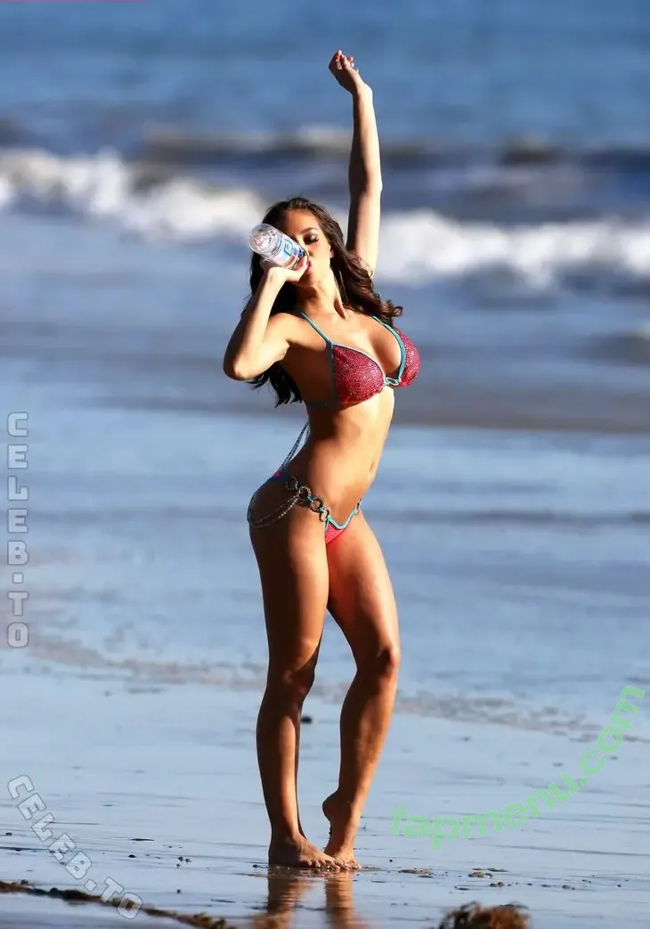 Jaclyn Swedberg nude photo #0052 (jaclyn_swedberg / jaclyn_yasin)