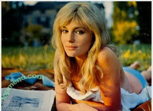 Jacqueline Bisset / jacquelinebissetofficial nude photo #0015