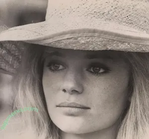 Jacqueline Bisset / jacquelinebissetofficial nude photo #0020