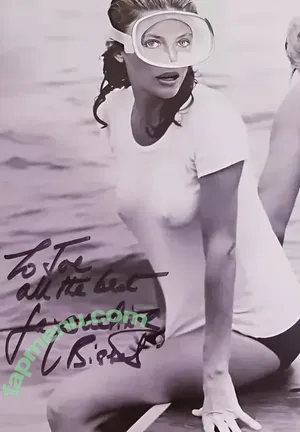 Jacqueline Bisset / jacquelinebissetofficial nude photo #0034