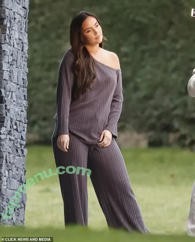 Jacqueline Jossa nude photo #0840 (EastEnders / jacjossa)