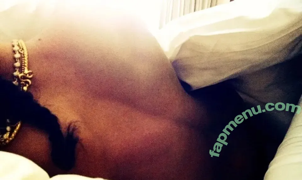 Jada Pinkett Smith nude photo #0051 (jadapinkettsmith)