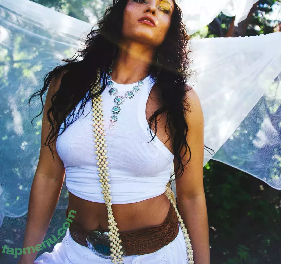 Jade Chynoweth nude photo #0001 (jadebug98)