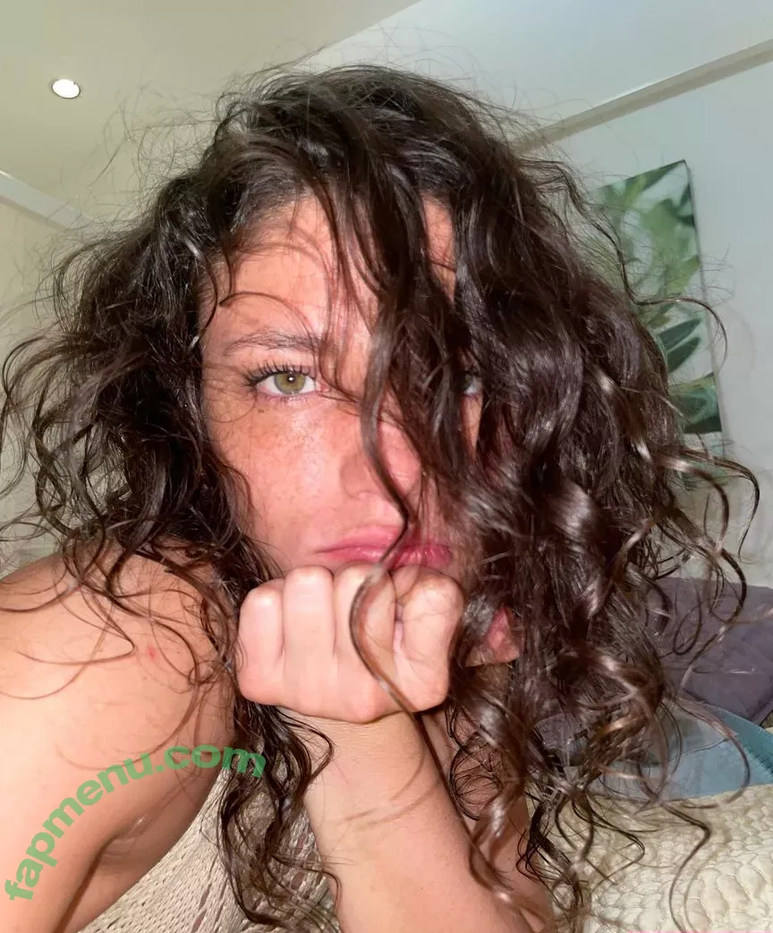 Jade Chynoweth nude photo #0025 (jadebug98)