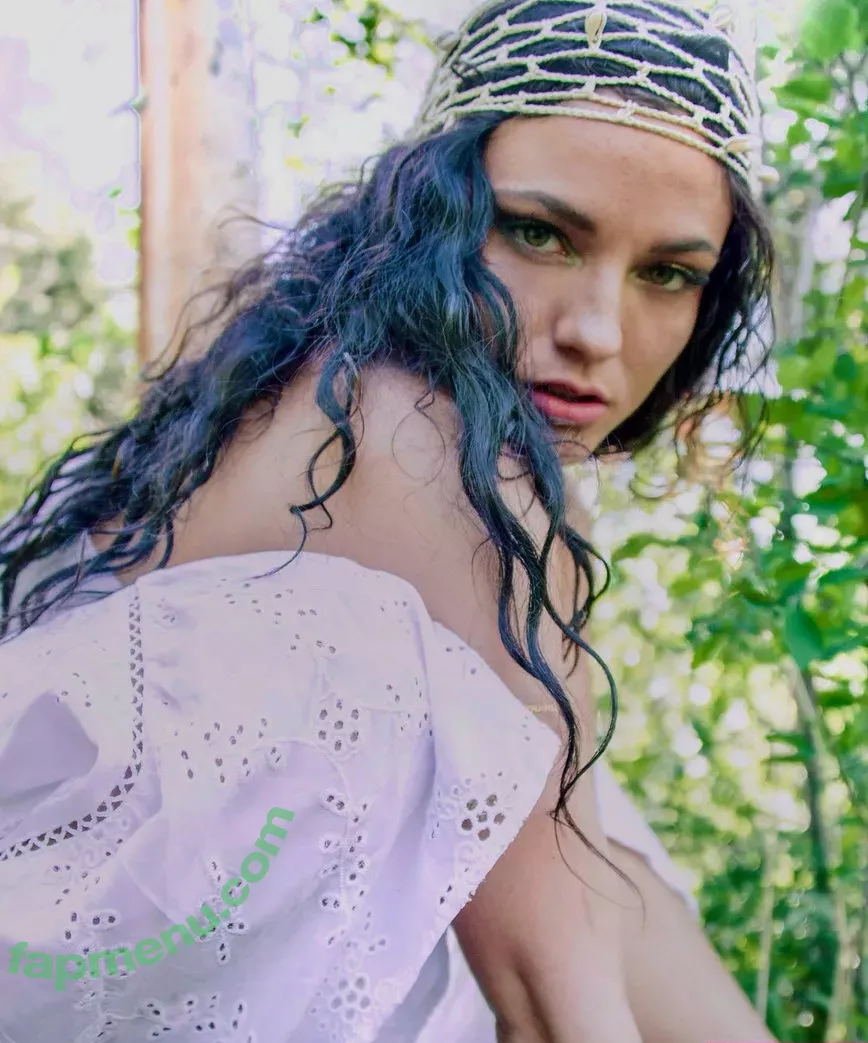 Jade Chynoweth nude photo #0050 (jadebug98)