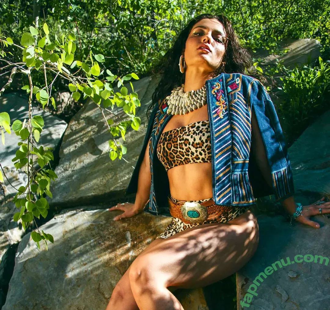 Jade Chynoweth nude photo #0059 (jadebug98)