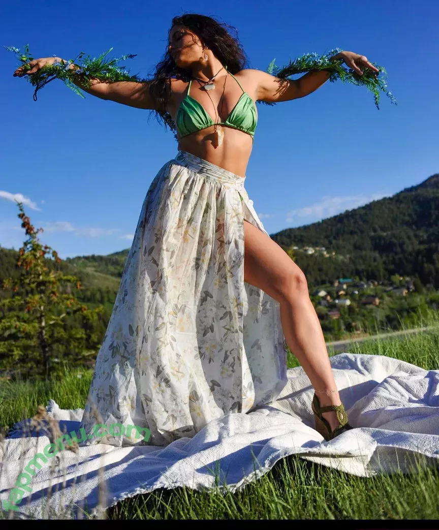 Jade Chynoweth nude photo #0074 (jadebug98)