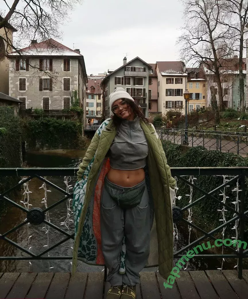 Jade Chynoweth nude photo #0442 (jadebug98)