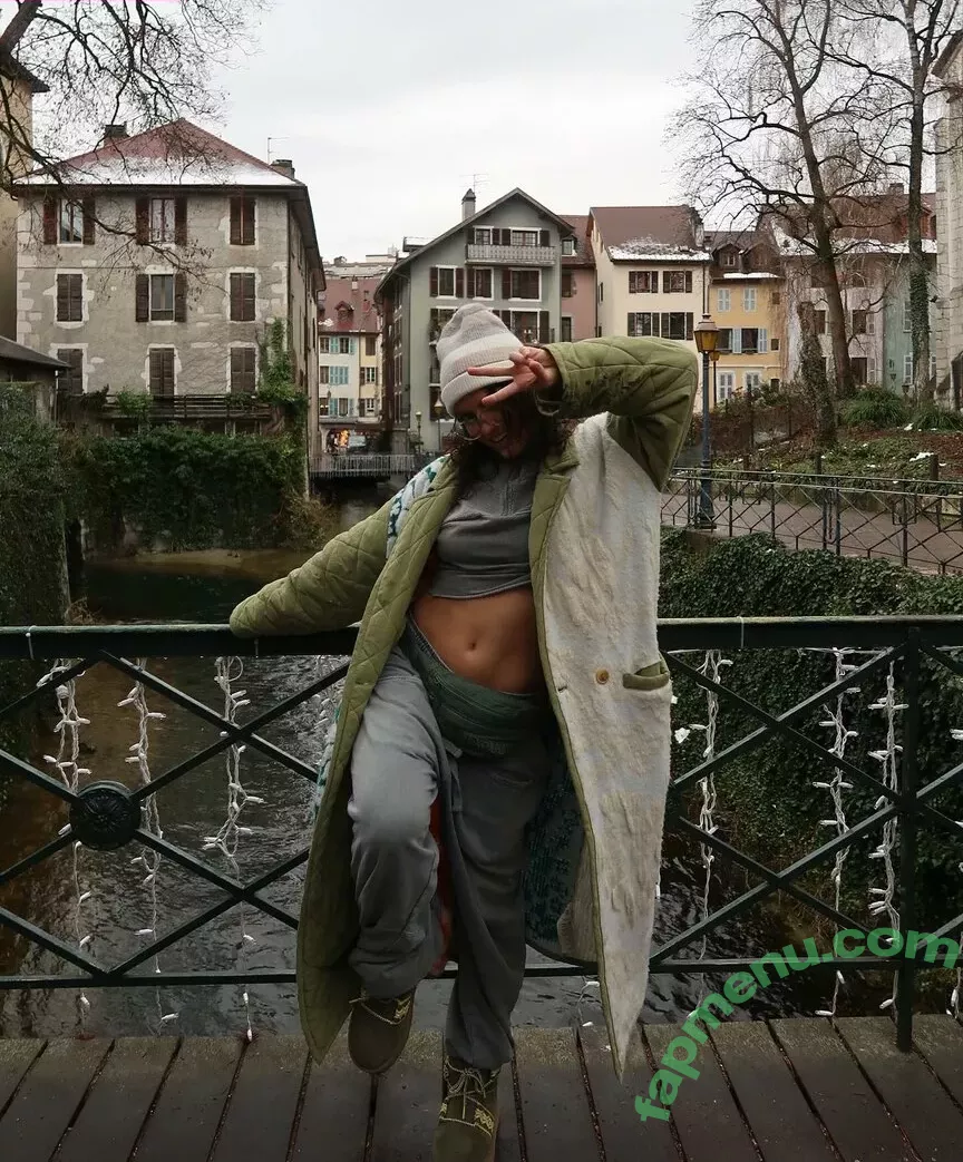 Jade Chynoweth nude photo #0443 (jadebug98)