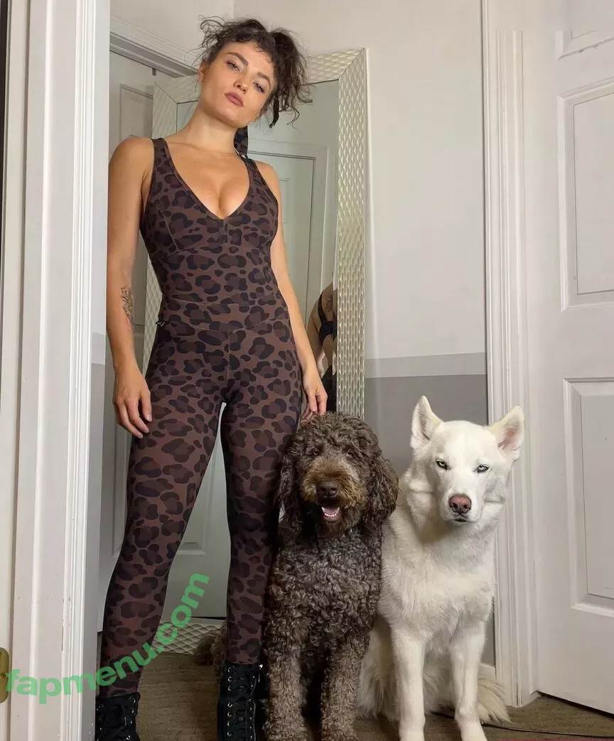 Jade Chynoweth nude photo #0495 (jadebug98)