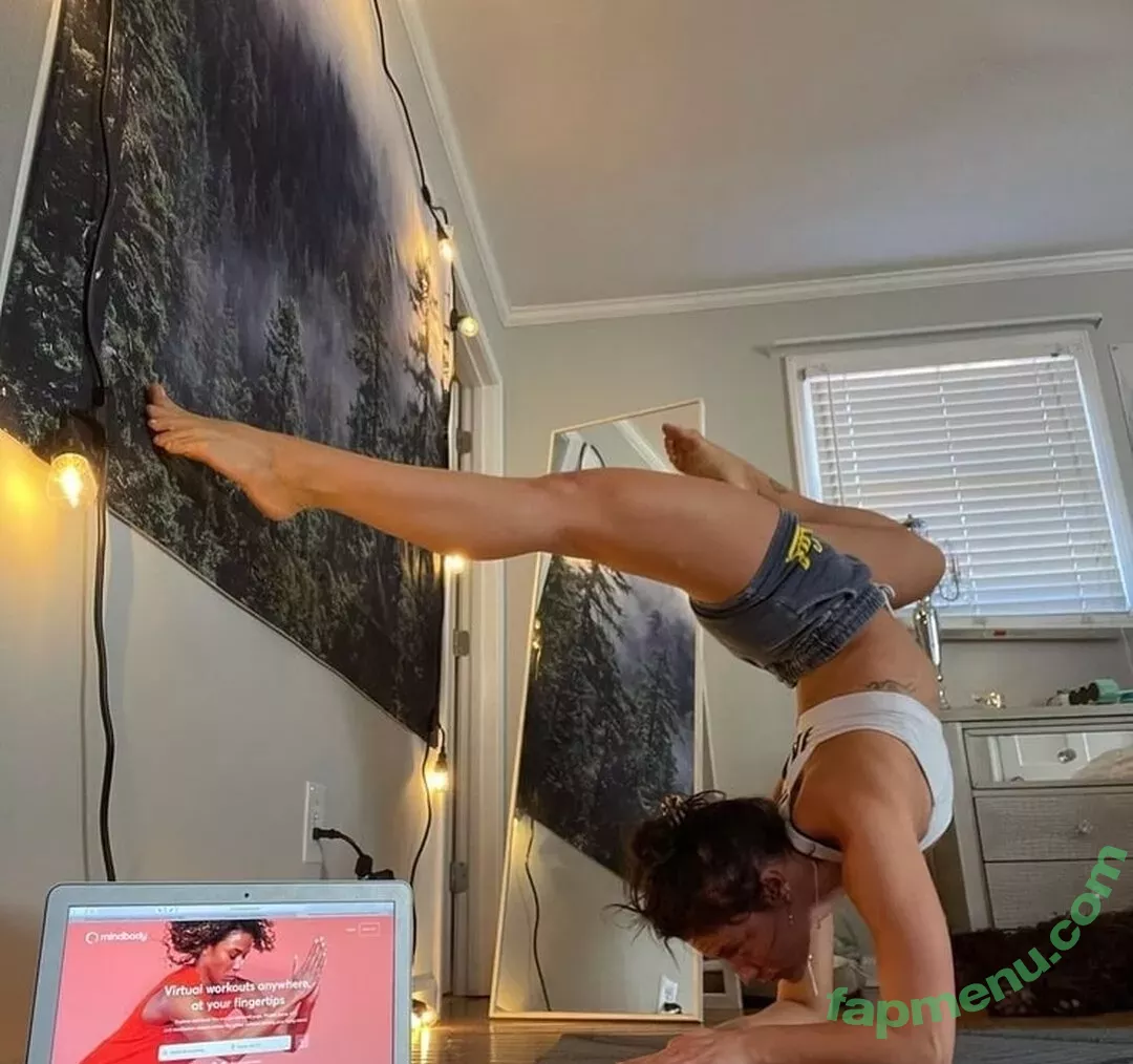 Jade Chynoweth nude photo #0509 (jadebug98)