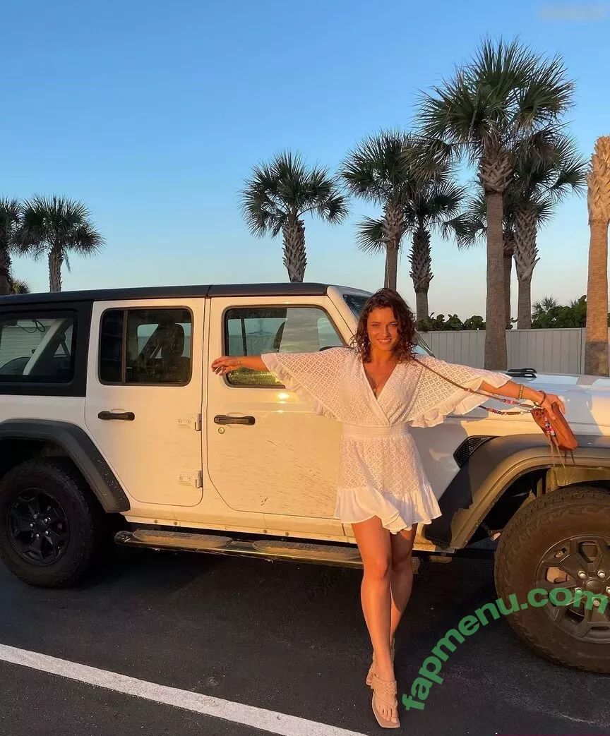 Jade Chynoweth nude photo #0543 (jadebug98)