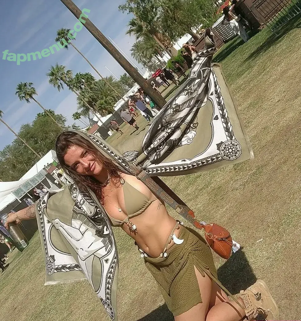 Jade Chynoweth nude photo #0724 (jadebug98)