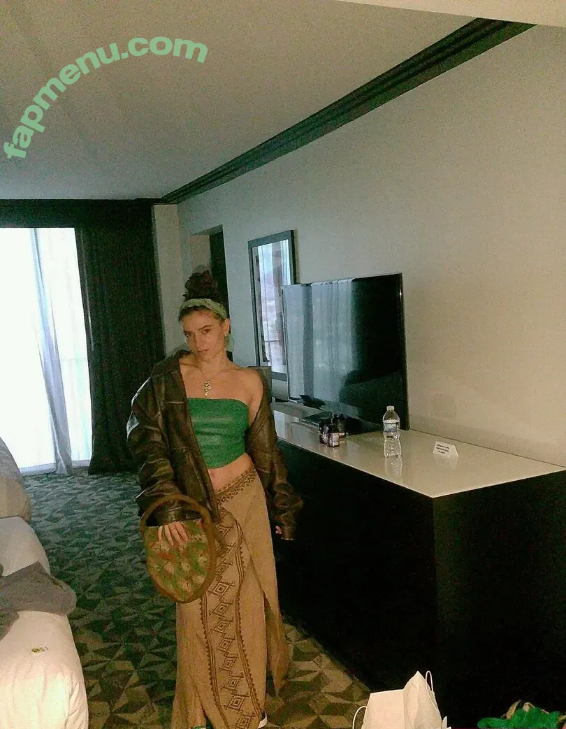 Jade Chynoweth nude photo #0775 (jadebug98)