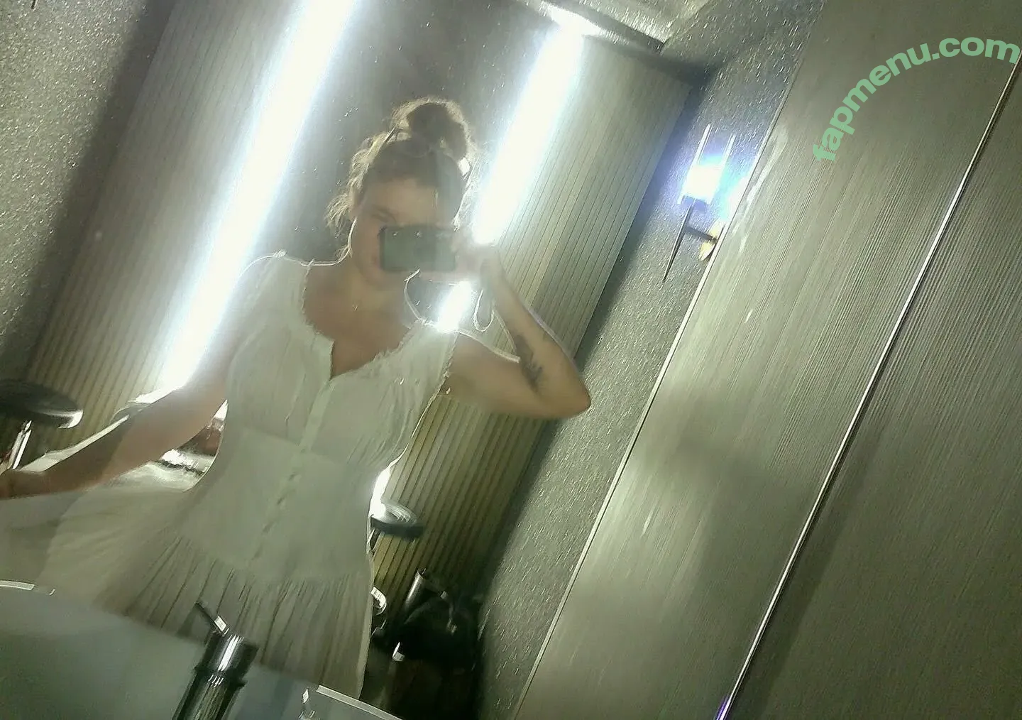 Jade Chynoweth nude photo #0777 (jadebug98)