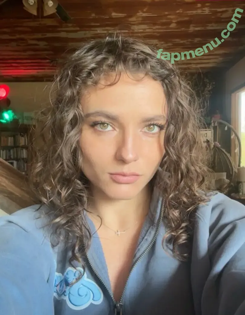 Jade Chynoweth nude photo #0780 (jadebug98)