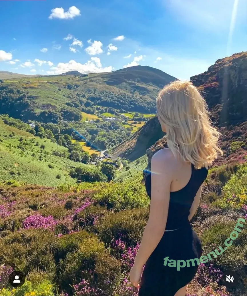 Jade Lloyd nude photo #0009 (__jadelloyd__ / jadelloyd)