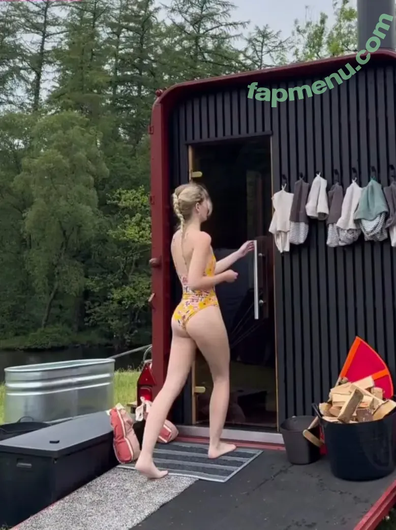 Jade Lloyd nude photo #0044 (__jadelloyd__ / jadelloyd)