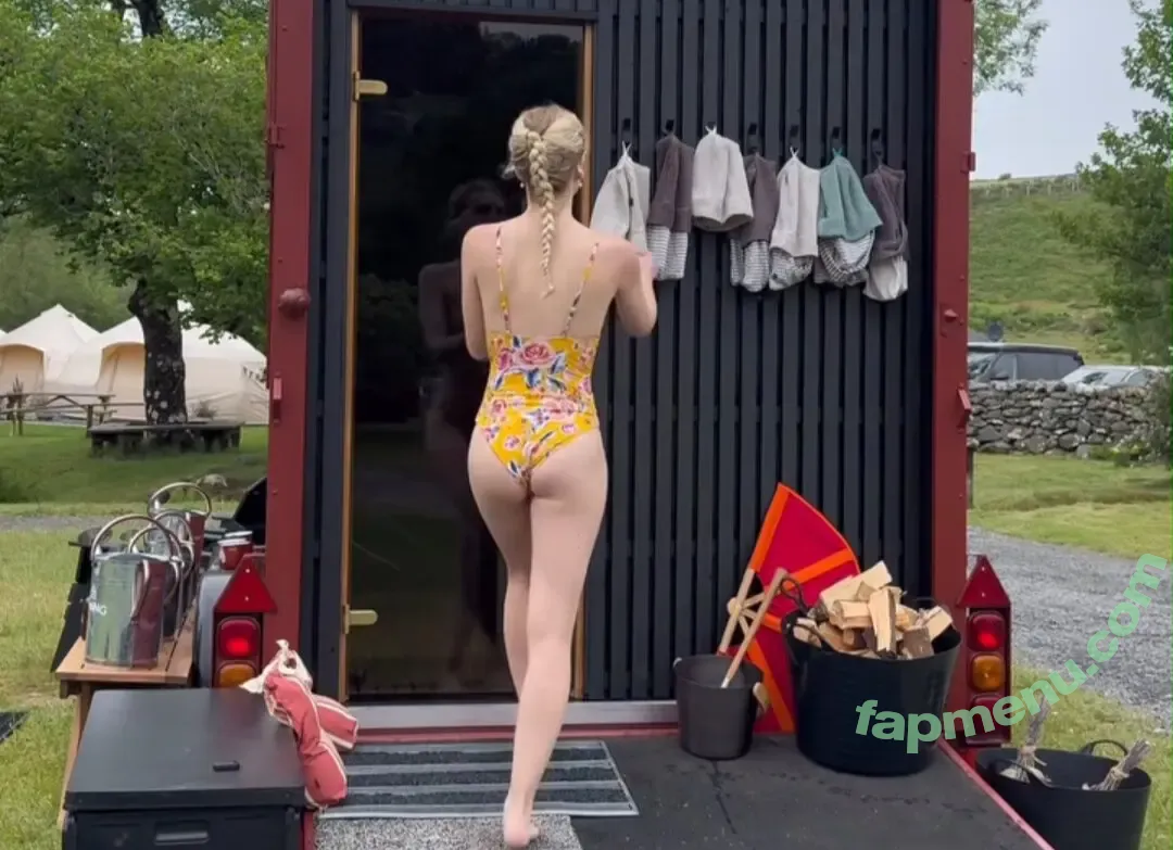 Jade Lloyd nude photo #0052 (__jadelloyd__ / jadelloyd)