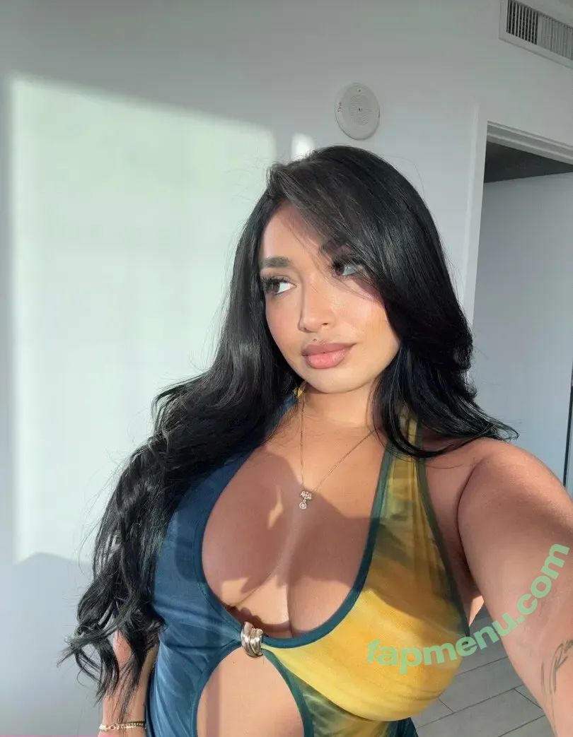 jadeee_x nude photo #0021 (whosanaughtyboy)