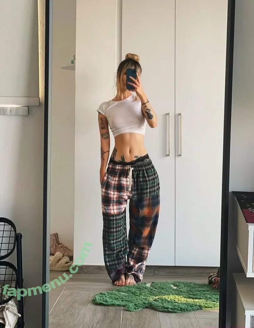 JadeVow nude photo #0279 (Jade Vow / Littlepidge / pidgespage)