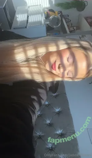 jadewillowws / itsjade_willow nude photo #0008