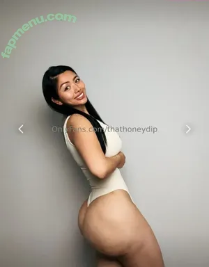 Jaelomain / thathoneydip nude photo #0088