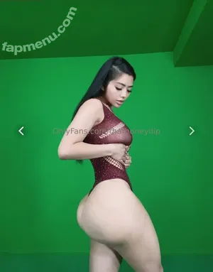 Jaelomain / thathoneydip nude photo #0142