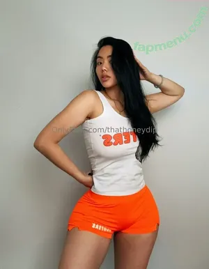 Jaelomain / thathoneydip nude photo #0245