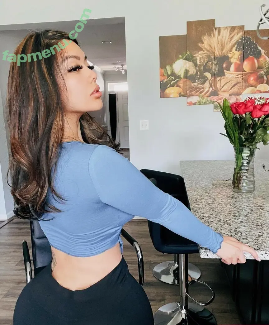 Jaelomain nude photo #0012 (thathoneydip)