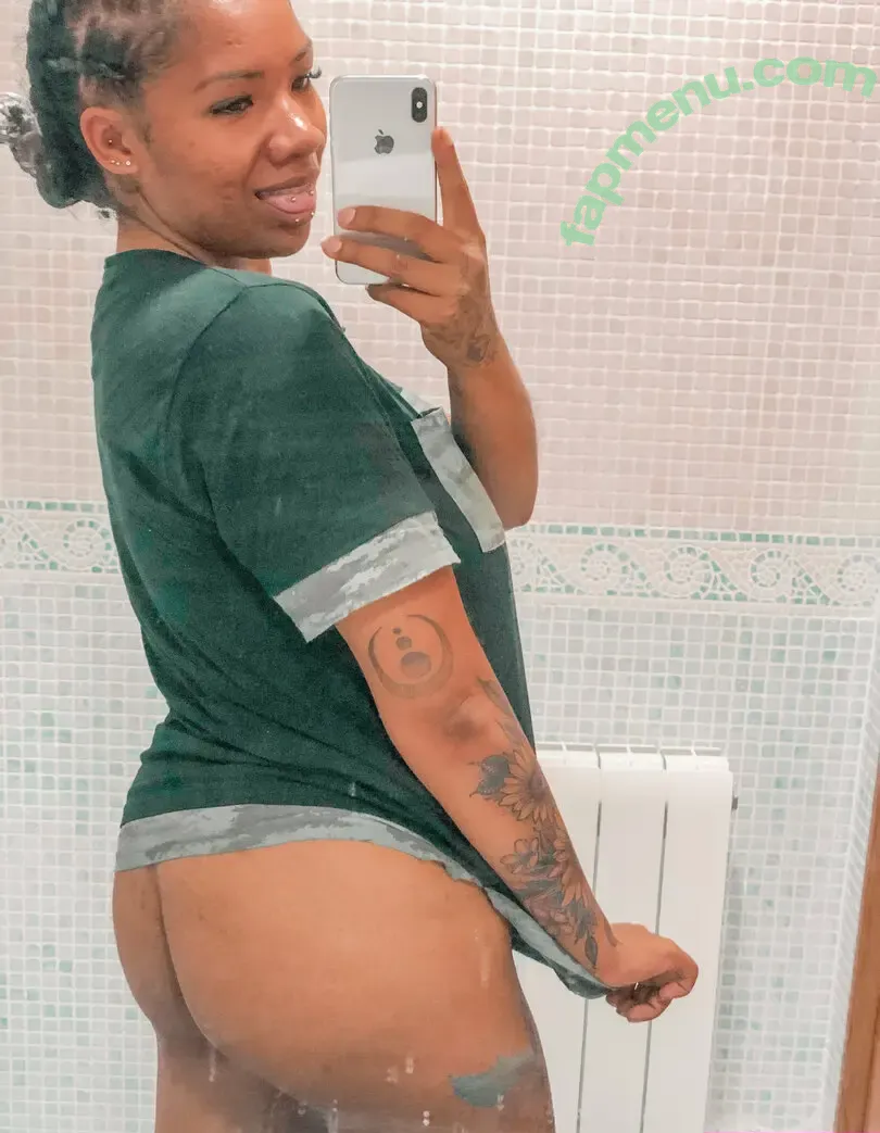 jamaicanbxby nude photo #0033 (jamaican__dabrat)