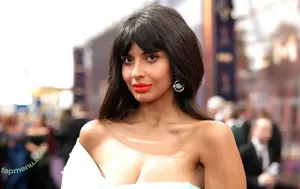 Jameela Jamil / jameelajamil nude photo #0147