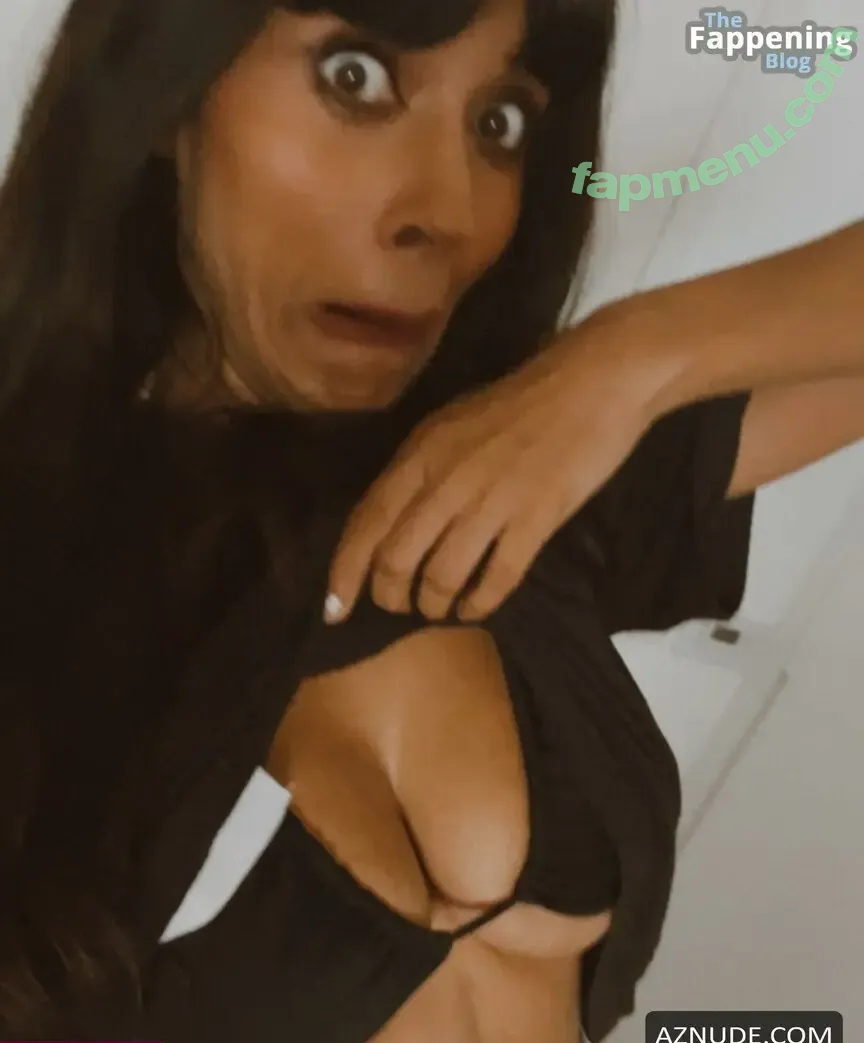 Jameela Jamil nude photo #0155 (jameelajamil)