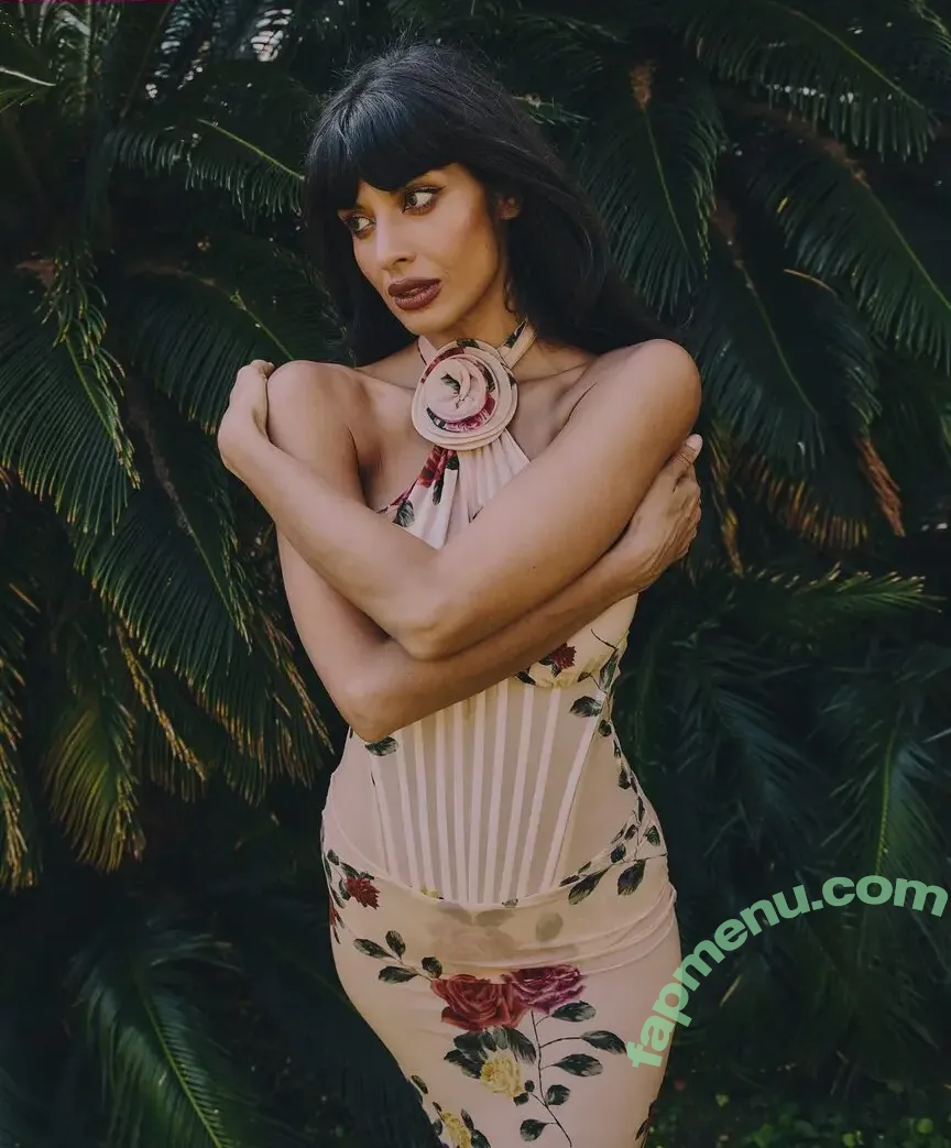 Jameela Jamil nude photo #0194 (jameelajamil)