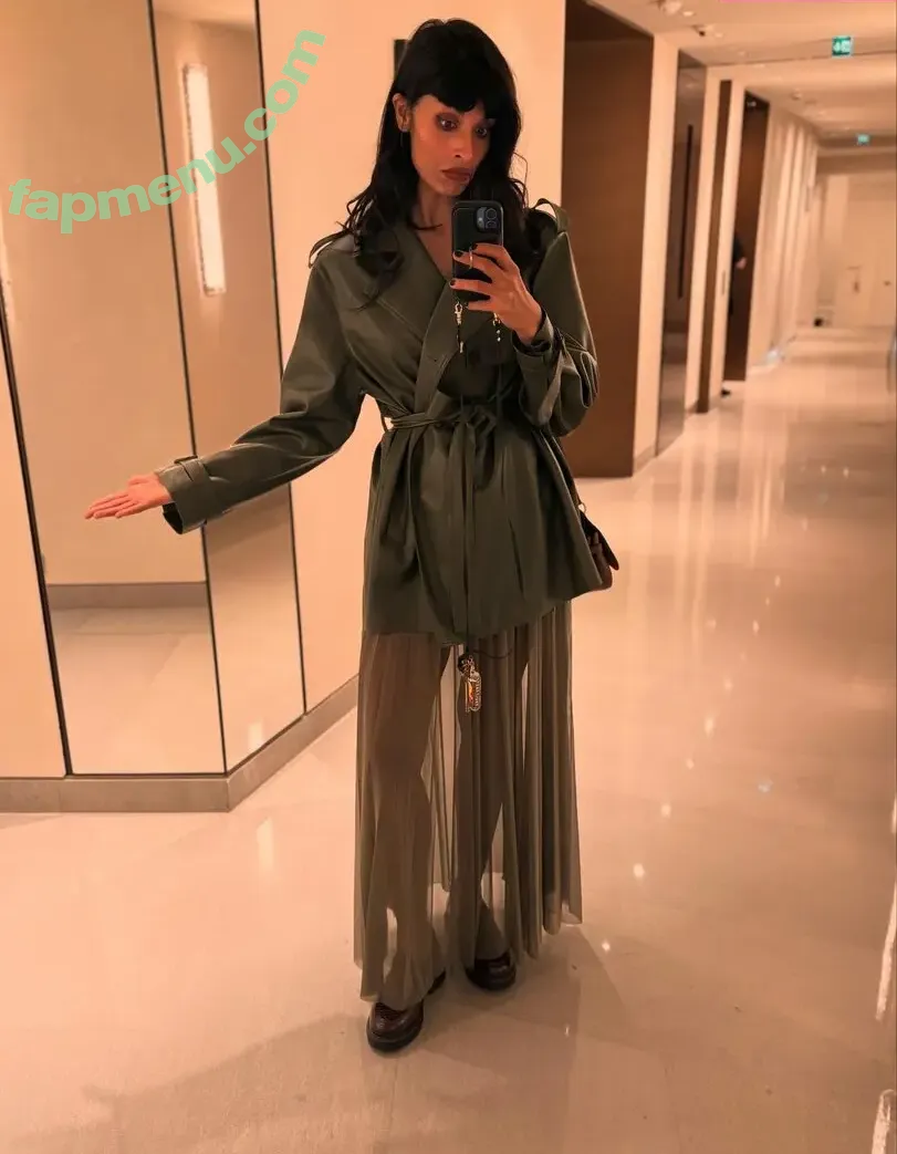 Jameela Jamil nude photo #0212 (jameelajamil)